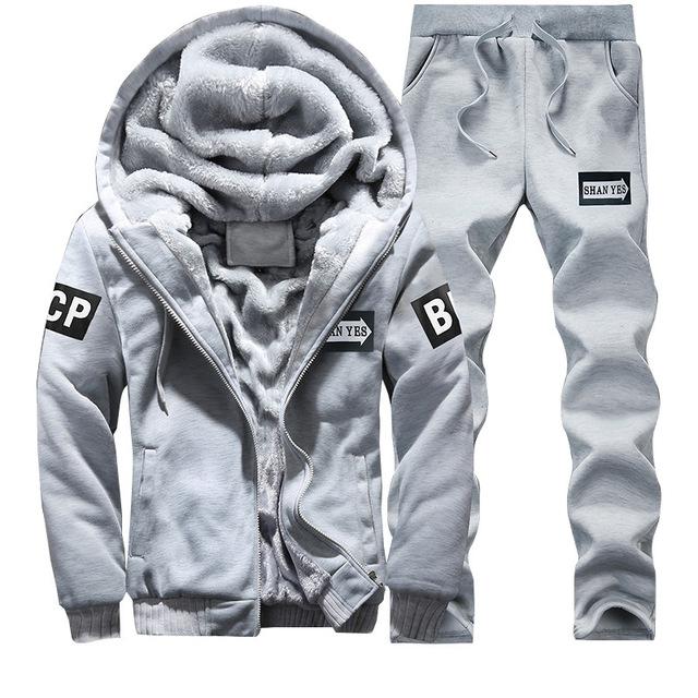 Men Sporting Fleece - Image 15